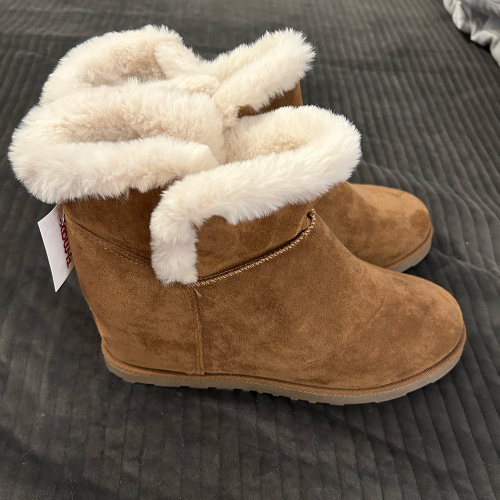 Wedge fur boot